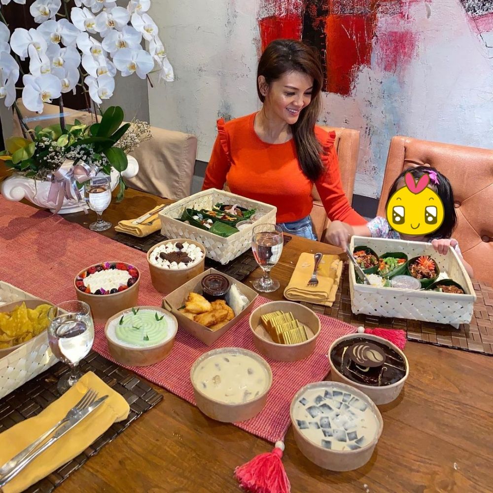 10 Potret rumah Farah Quinn, halaman belakangnya Instagramable banget