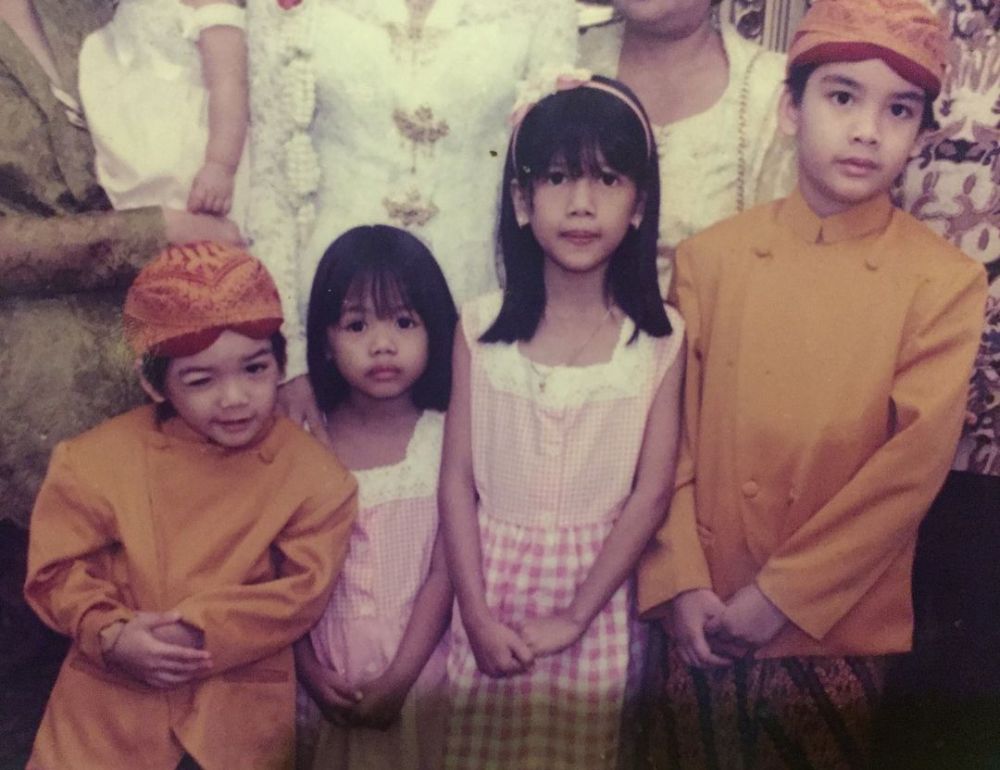 10 Potret masa kecil Baskara Mahendra, imut dan menggemaskan