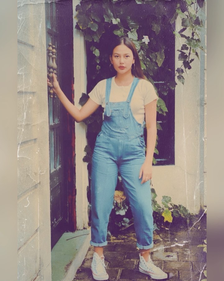 Gaya pemotretan 10 seleb berkonsep jadul, ikonik abis