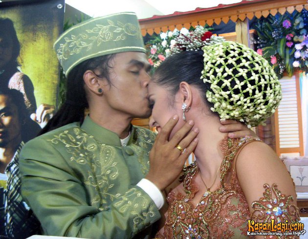 Potret lawas 10 komedian saat menikah, penampilannya manglingi