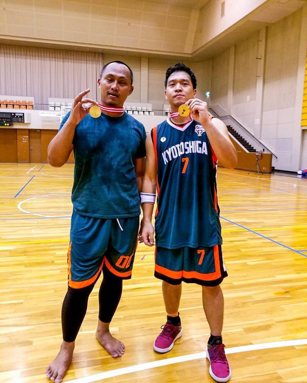 10 Potret Michael Yukinobu Defretes saat main basket, keren abis