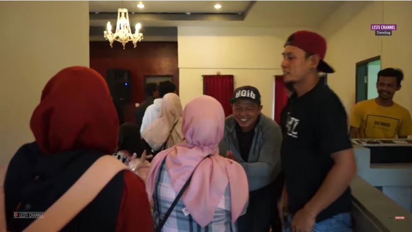 10 Penampakan vila Lesty Kejora di Bandung, luas dan asri