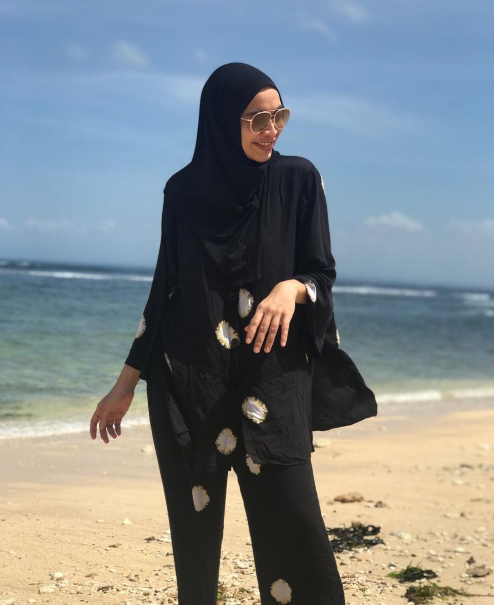 Gaya 10 seleb jadi ibu baru sepanjang 2020, selalu kece