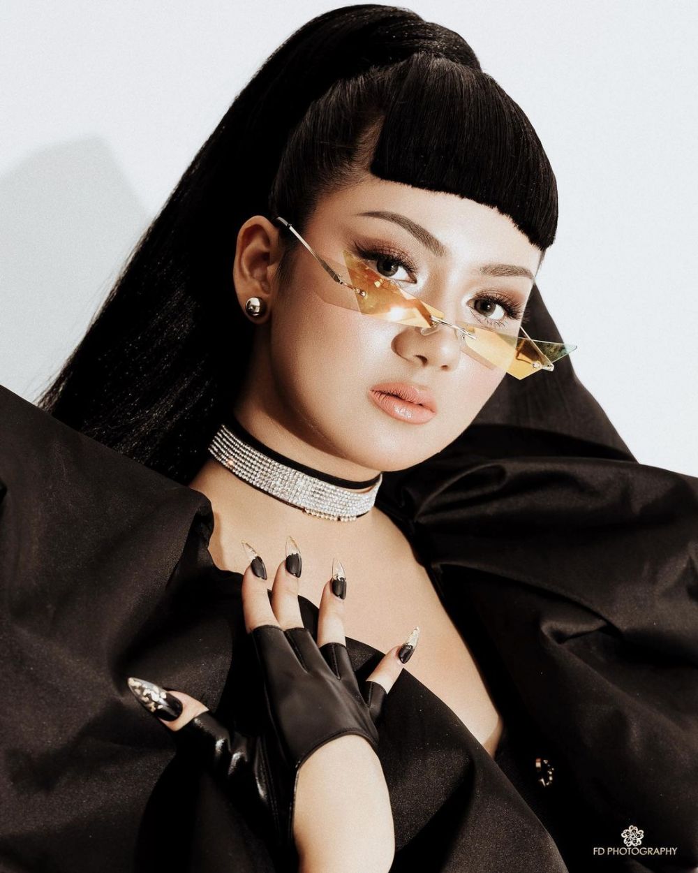 Tampil beda, ini 10 pemotretan Ersya Aurelia bak Ariana Grande