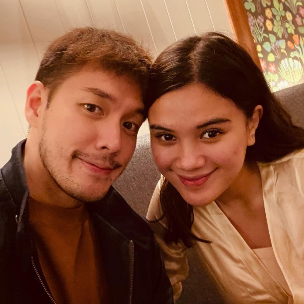 10 Pasangan seleb pertama kali rayakan tahun baru sebagai suami istri