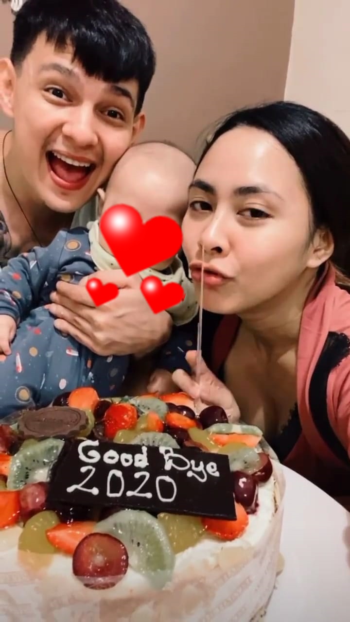 10 Pasangan seleb pertama kali rayakan tahun baru sebagai suami istri