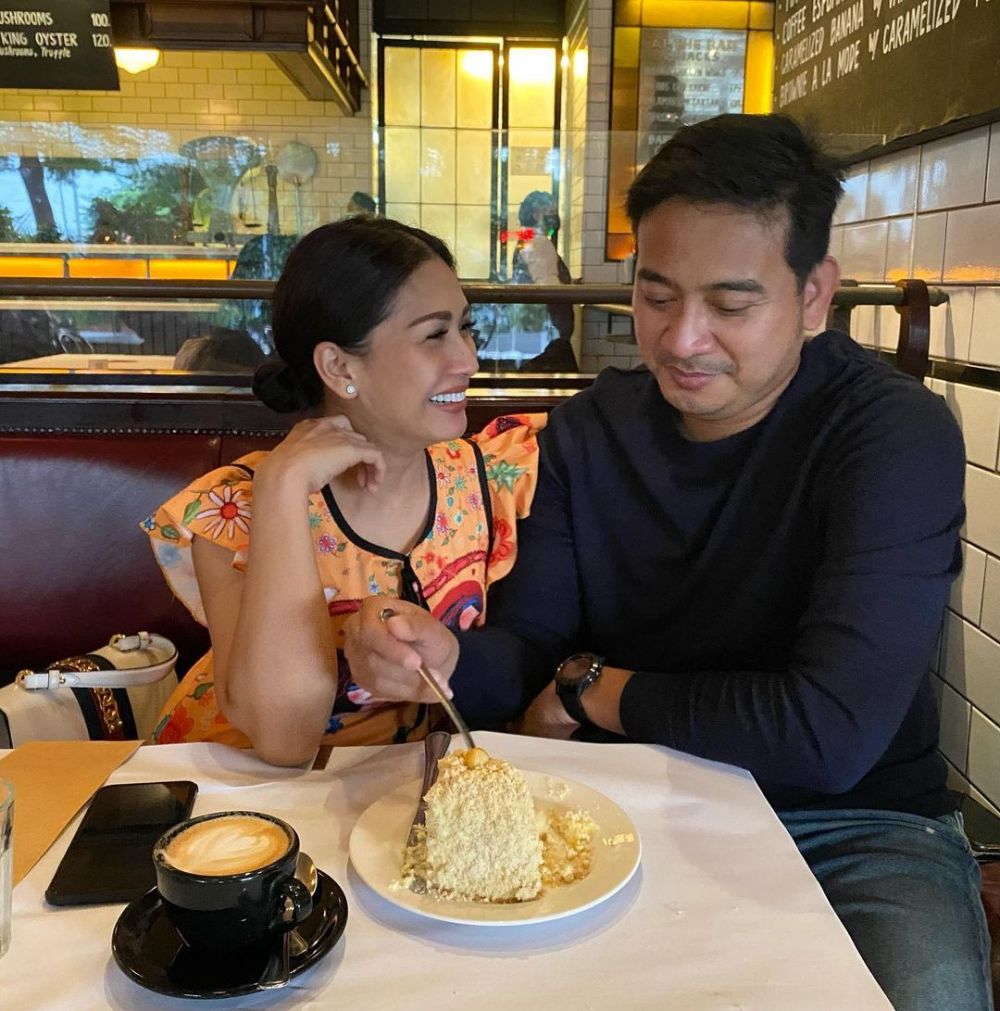 Tata Janeeta hamil, intip 8 potret Brotoseno jadi suami siaga