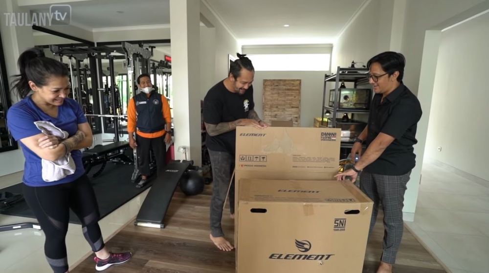 12 Potret rumah Tora Sudiro usai direnovasi, ruang gym-nya luas