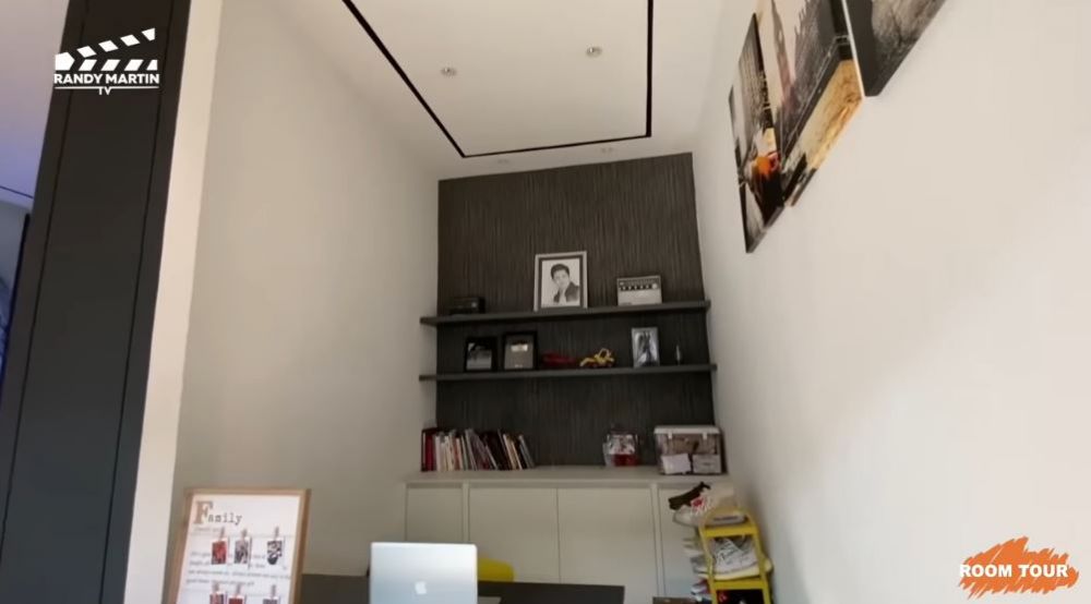 15 Potret kamar mewah Randy Martin, ada koleksi mainan jadul