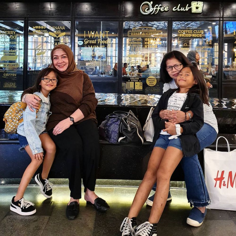 7 Potret terbaru Novalinda Jonafrianty, mantan istri Din Syamsuddin