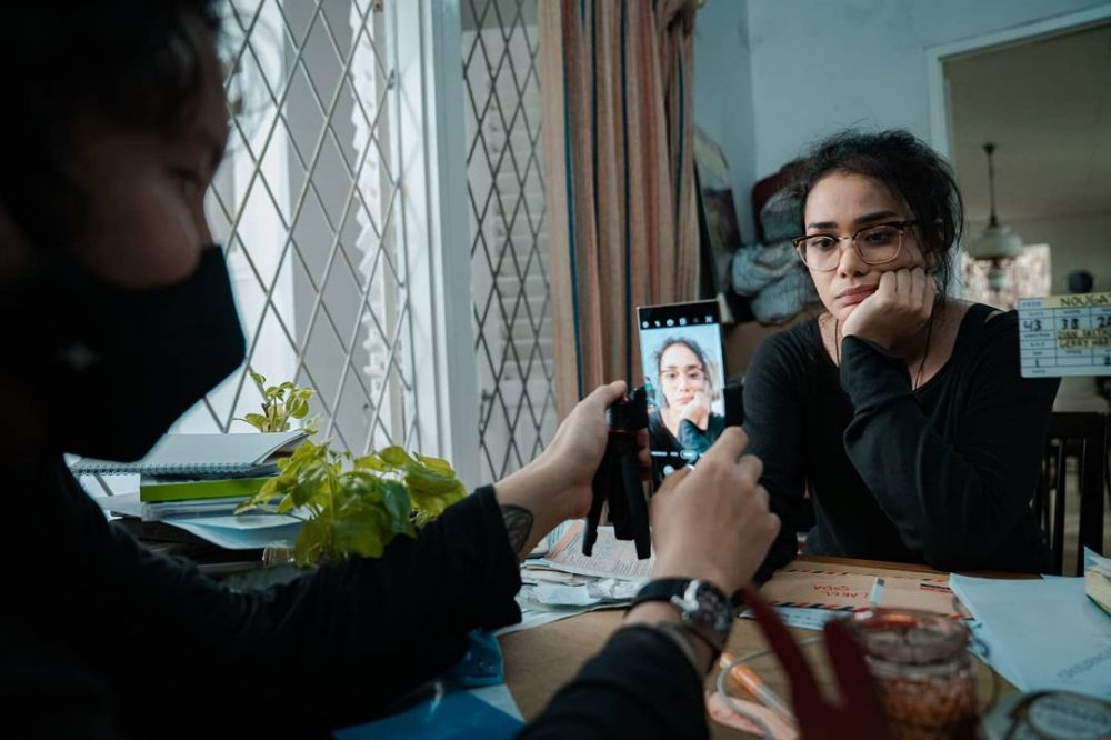 Pengalaman pertama Dian Sastro jadi sutradara, angkat isu pandemi