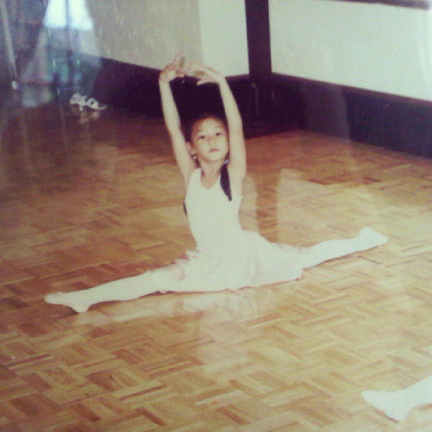 10 Potret masa kecil Karen Vendela, cantik jago balet