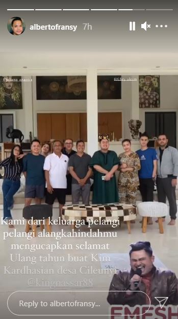 8 Momen perayaan ultah Nassar ke-33, kue uniknya bikin salah fokus