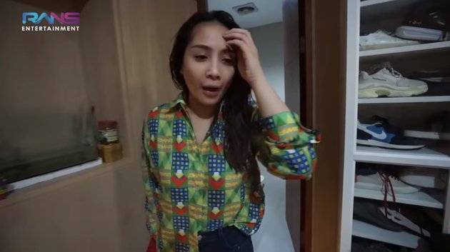 10 Aksi Nagita Slavina ngecat rambut ala orang Korea, endingnya gagal