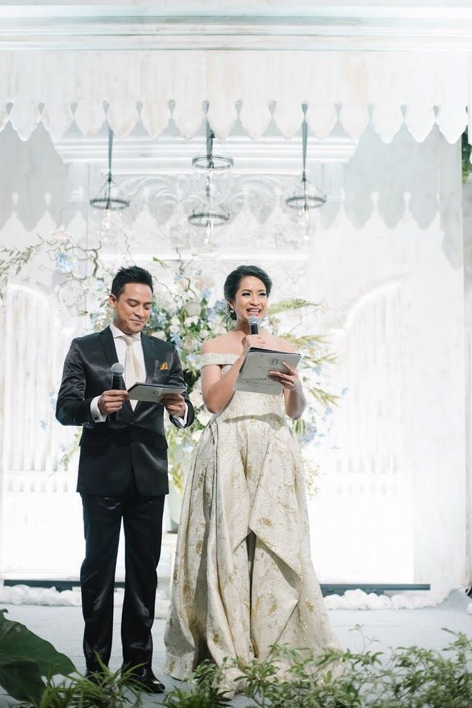 7 Potret lawas Sari Nila 'Mama Rosa' saat jadi MC, curi perhatian