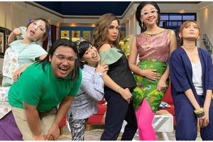 10 Potret kenangan Chacha Sherly bareng pemain In The Kost