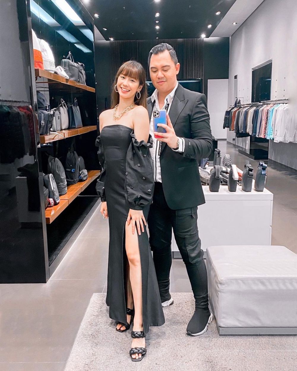 Potret 7 YouTuber Indonesia bareng pasangan, romantis abis