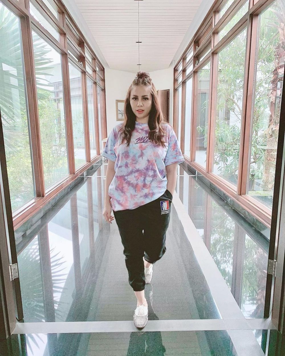 Belum sebulan melahirkan, 7 potret terbaru Momo Geisha ini tuai pujian