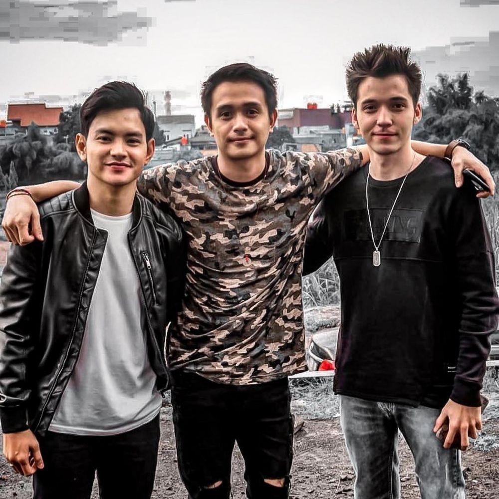 8 Potret transformasi band The Junas, Stefan William curi perhatian