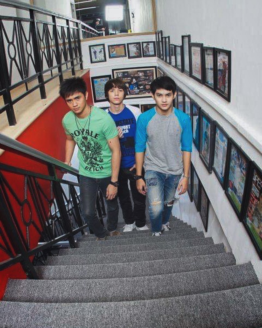 8 Potret transformasi band The Junas, Stefan William curi perhatian