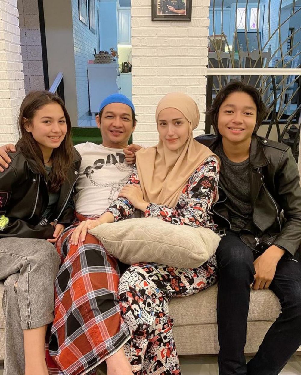 8 Potret kedekatan Saskia Chadwick dan keluarga Kiesha Alvaro