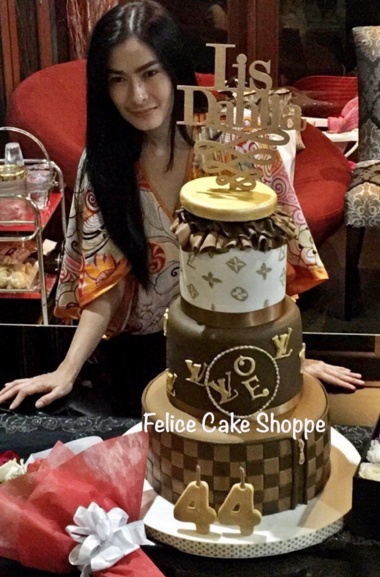 Potret kue ulang tahun 7 penyanyi dangdut, punya Nassar bentuknya unik