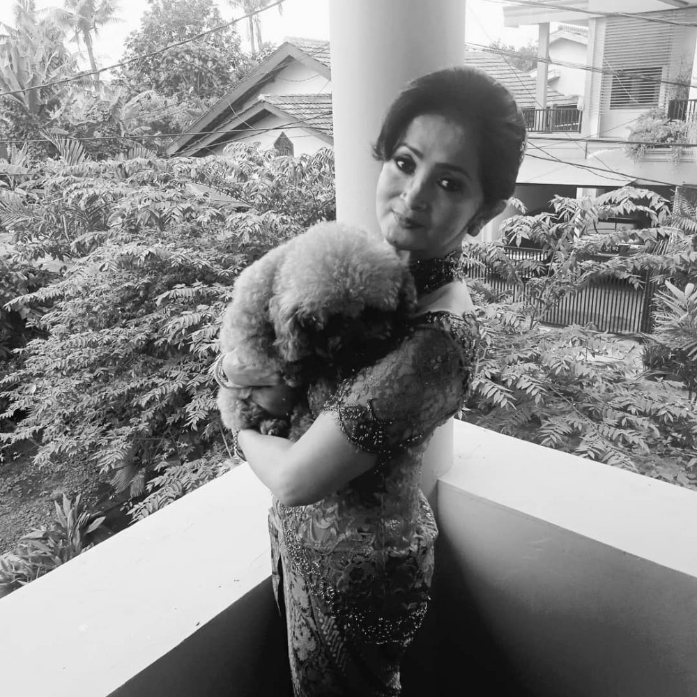 10 Pesona Anna Marten dalam balutan kebaya, anggun dan awet muda