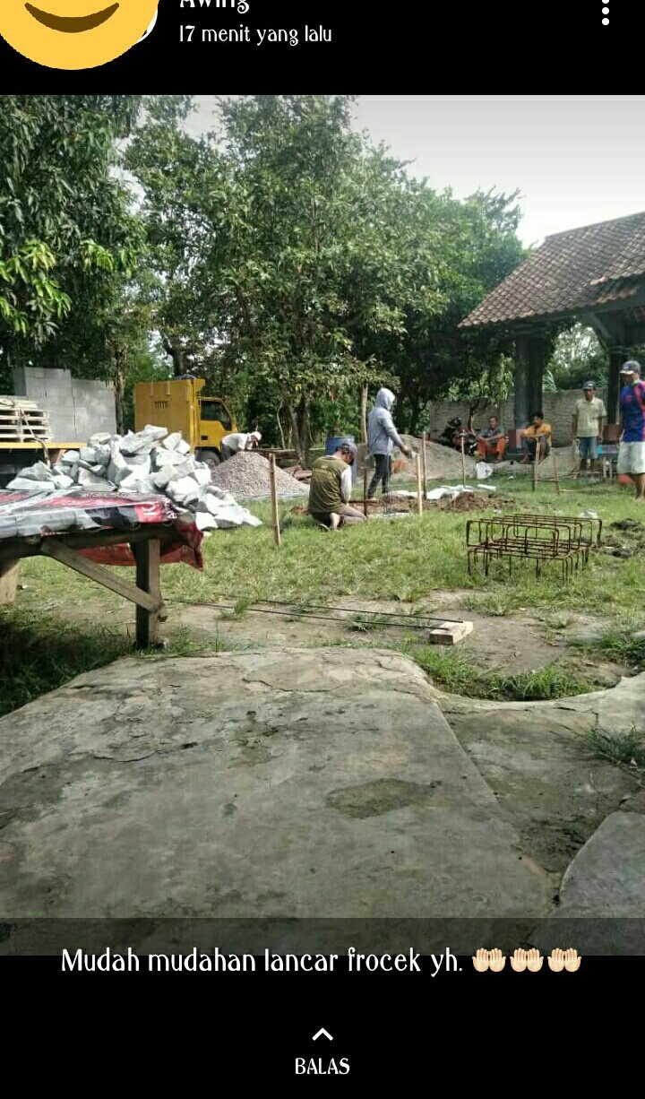 12 Status WhatsApp nyeleneh warganet ini bikin mikir berulang kali