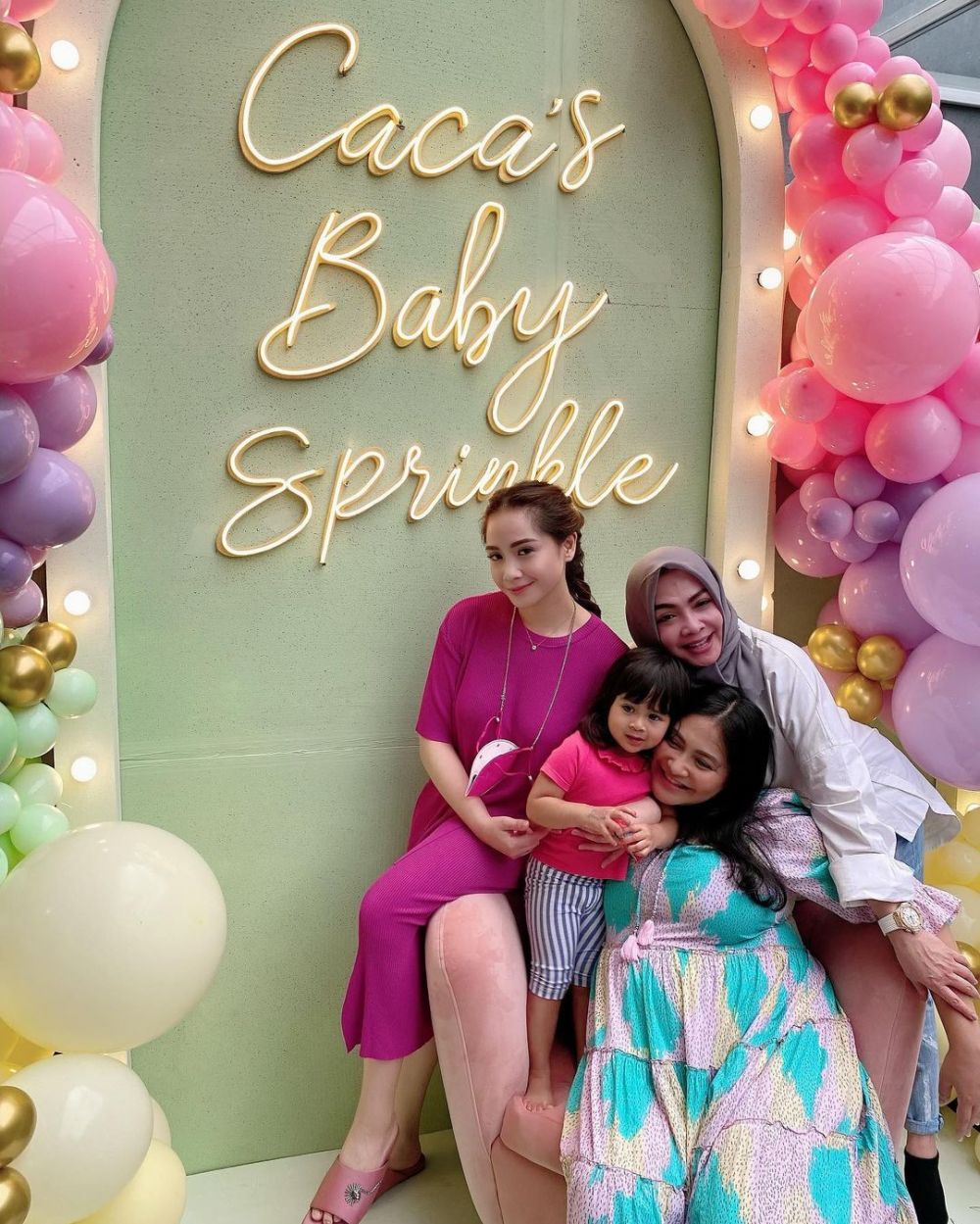 8 Potret kemeriahan baby shower Caca Tengker, hamil anak kedua