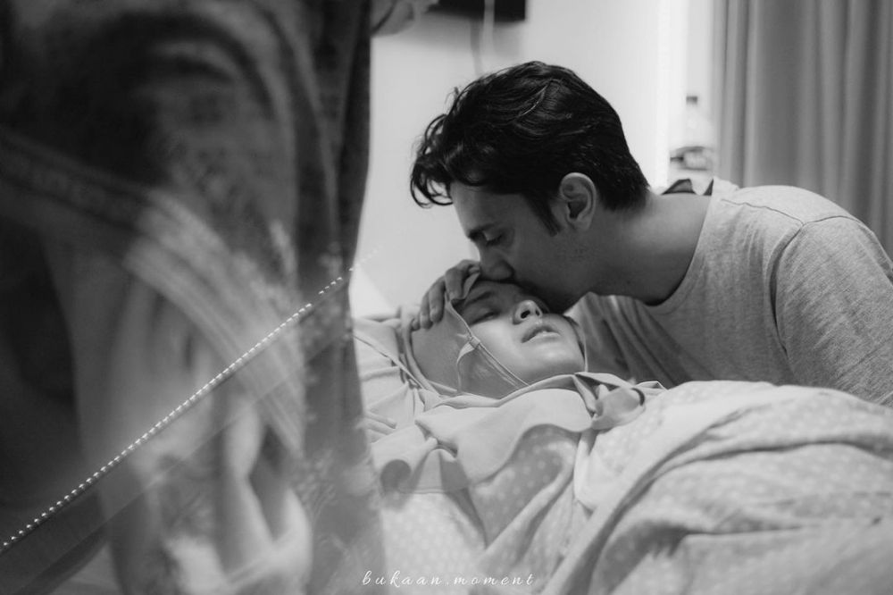 10 Momen kelahiran buah hati pertama Vebby Palwinta, penuh perjuangan