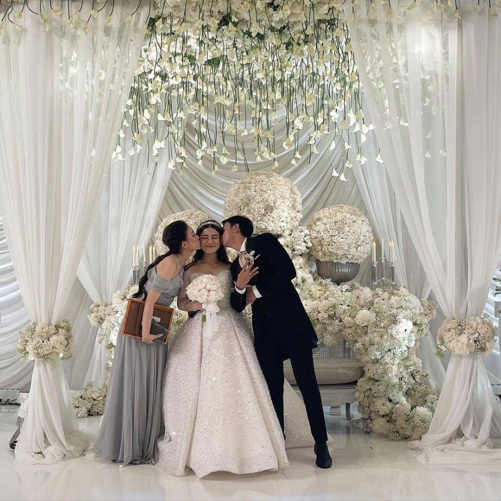 12 Momen resepsi pernikahan Felicya Angelista dan Caesar Hito, megah