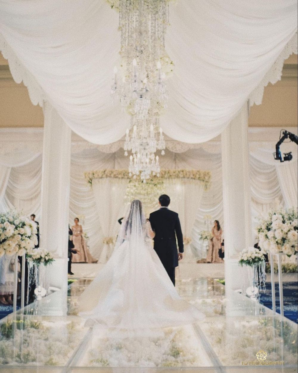 12 Momen resepsi pernikahan Felicya Angelista dan Caesar Hito, megah