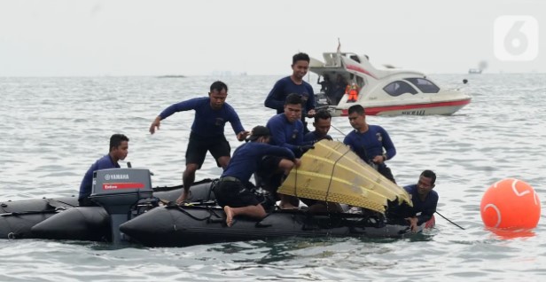 6 Fakta jatuhnya Sriwijaya Air SJ182, hilang kontak usai take off 