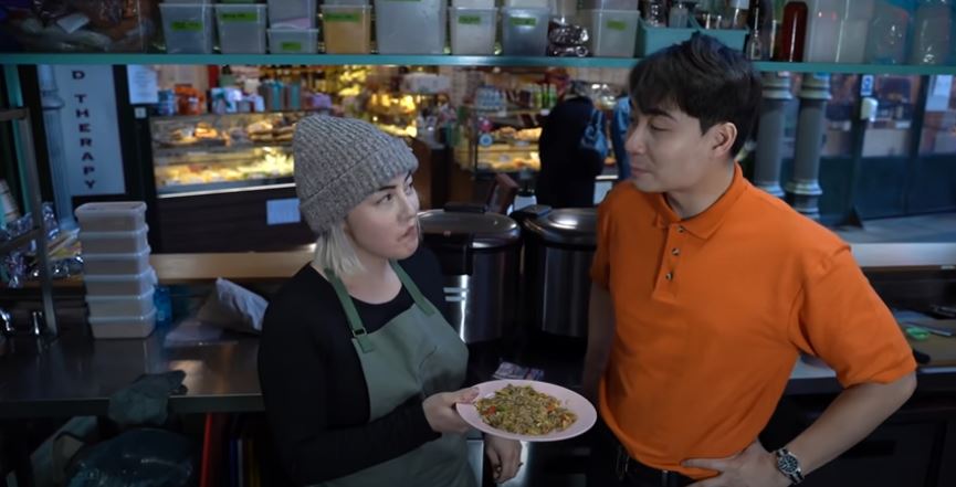 Nasi Goreng Praktis Ala Uncle Roger, Dapat Pujian Chef Michelin Star!