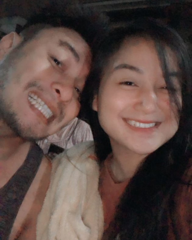 10 Potret Juwita Bahar bareng Deddy Putra, lengket dan mesra