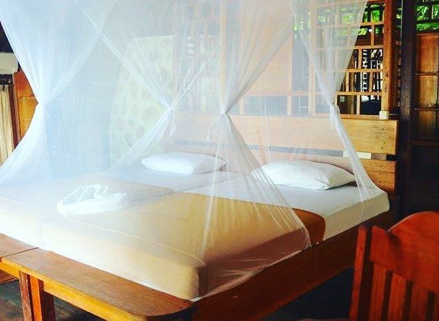 Potret vila 8 pesinetron Tanah Air, punya Citra Kirana saung bambu