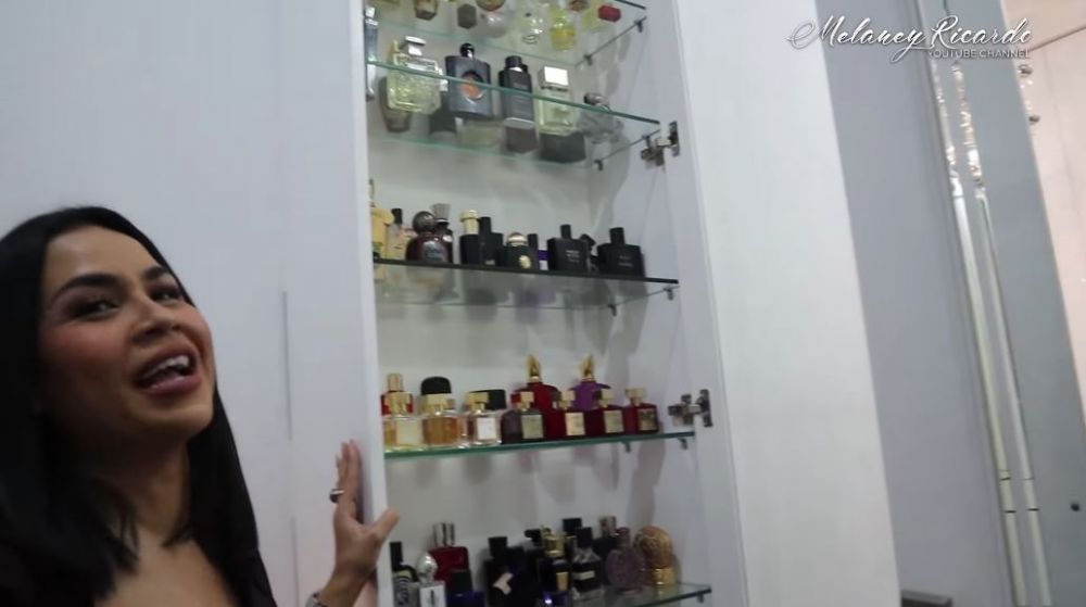 10 Potret ruang parfum Ussy Sulistiawaty, koleksi termahal Rp 12 juta
