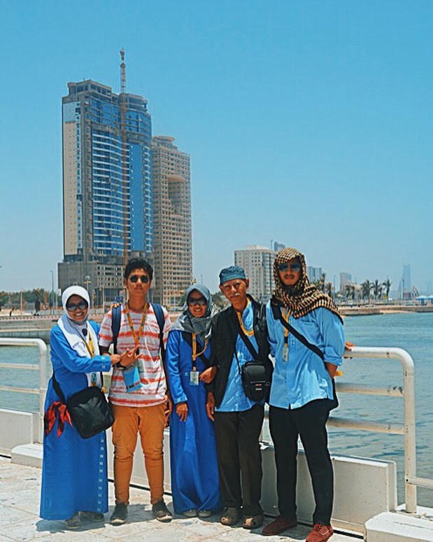 10 Pesona Donny, adik Arya Saloka yang hobi traveling