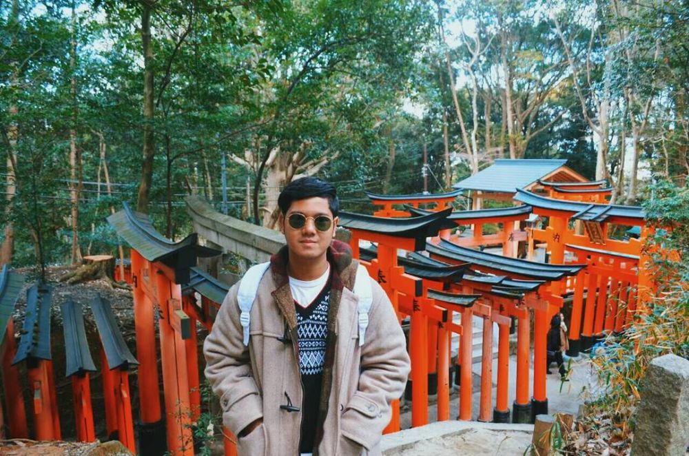 10 Pesona Donny, adik Arya Saloka yang hobi traveling