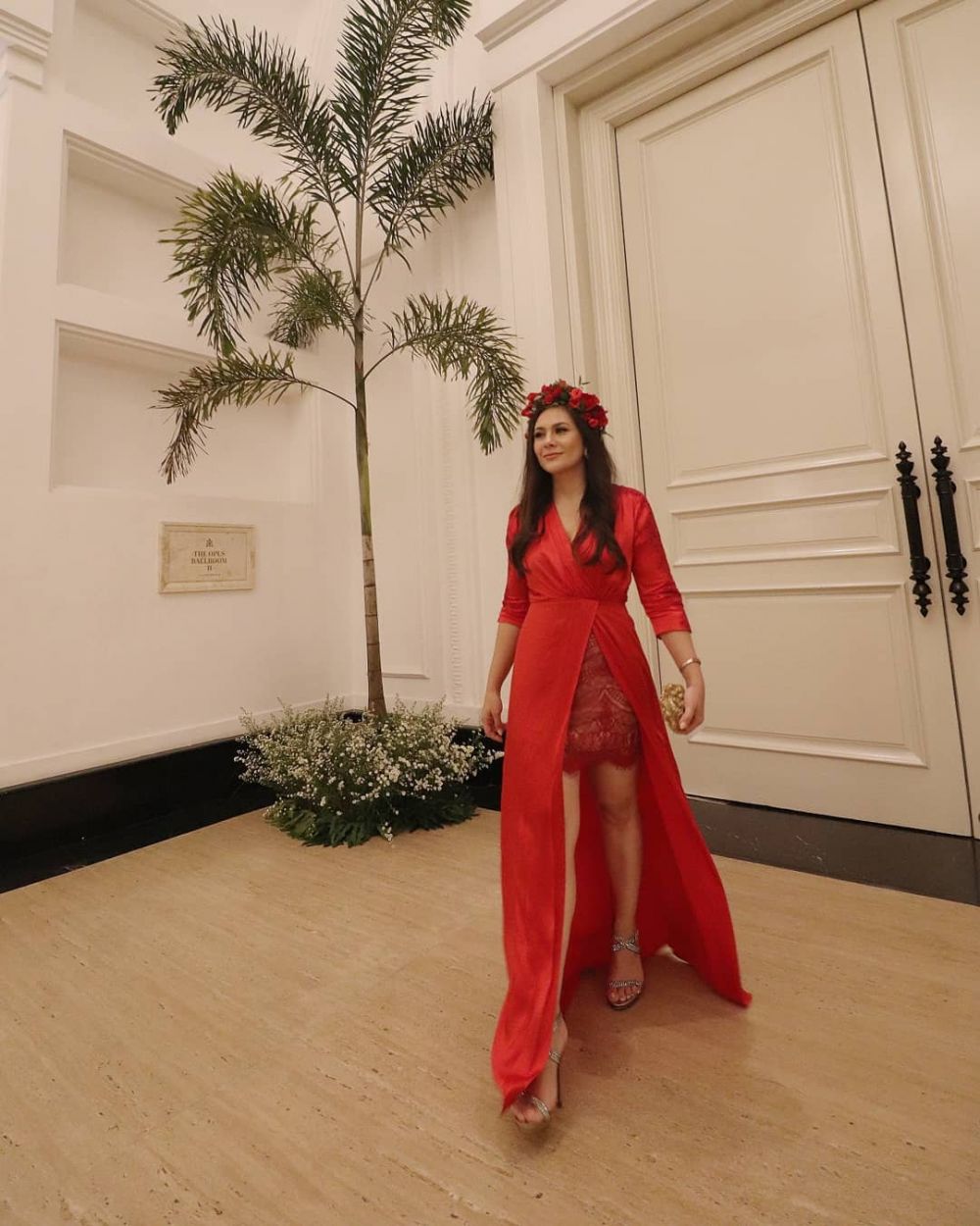 Gaya 15 seleb saat jadi bridesmaid, Mieke Amalia curi perhatian