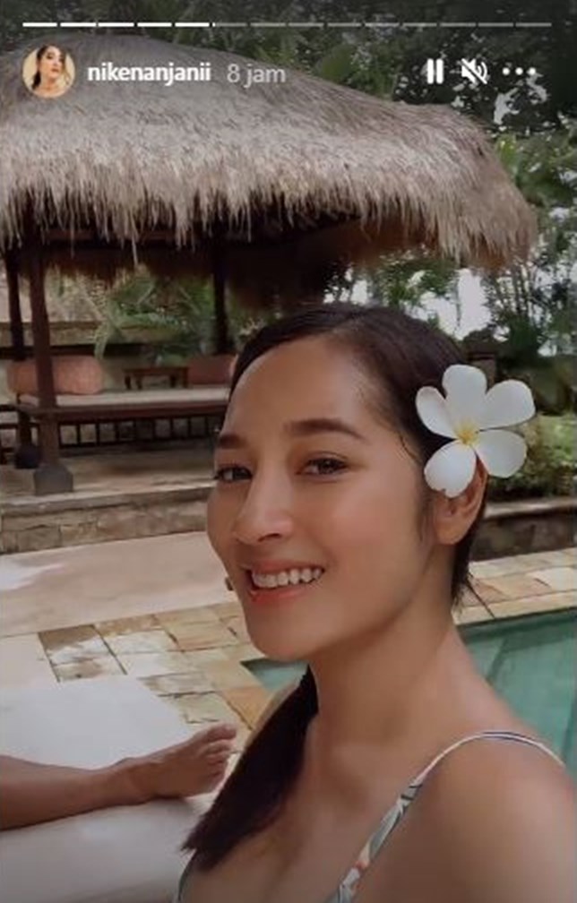 8 Momen babymoon Niken Anjani di Bali, seru bermain panahan