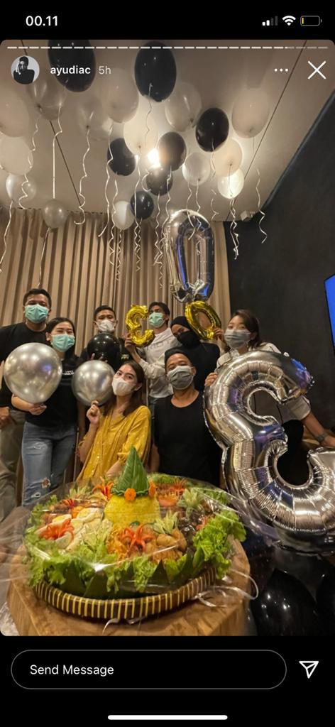 6 Momen ulang tahun Ditto Percussion, kado dari istri curi perhatian