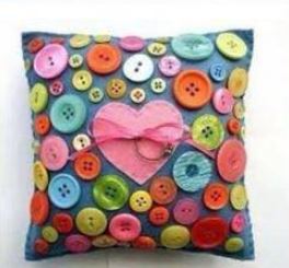 9 Cara unik dan nyeleneh pakai kancing ini bikin gagal paham