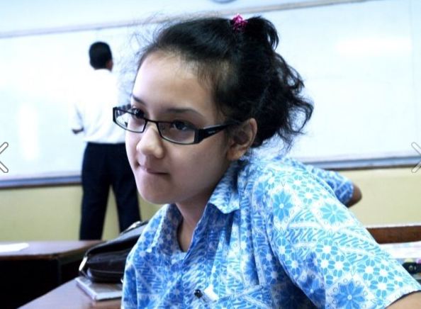 12 Potret lawas Anya Geraldine, gaya saat sekolah bikin salfok