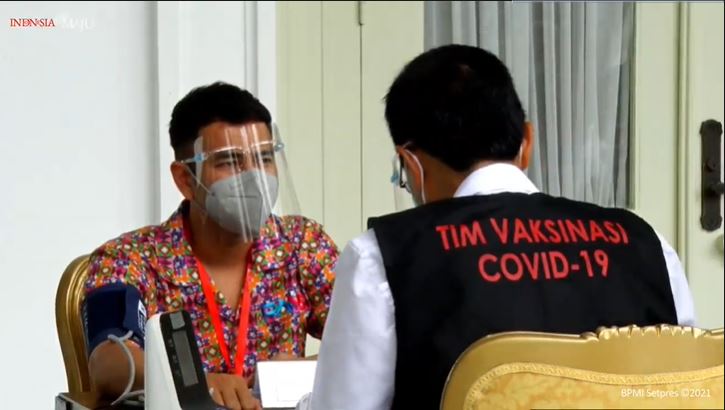 8 Momen Raffi Ahmad disuntik vaksin Covid-19 tahap pertama