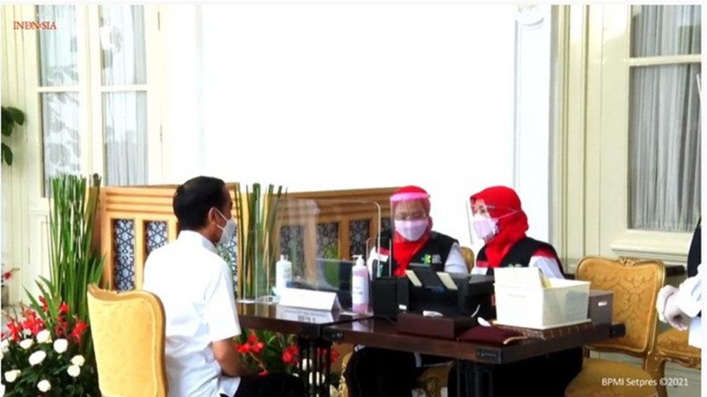10 Momen penyuntikan vaksin Sinovac pertama pada Presiden Jokowi