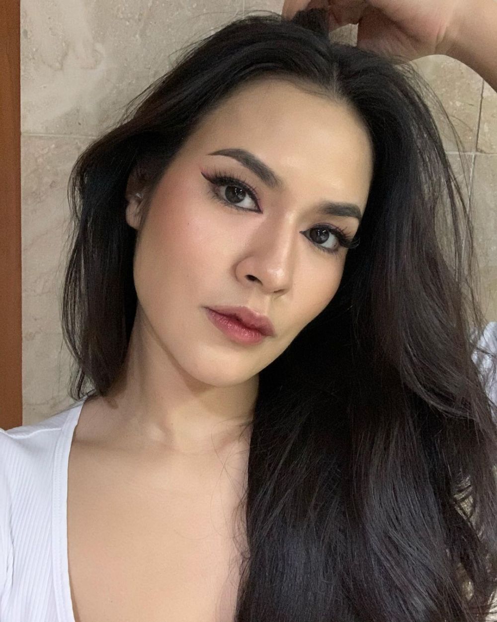Punya rambut Indah, 15 seleb cantik ini eksis jadi bintang iklan sampo