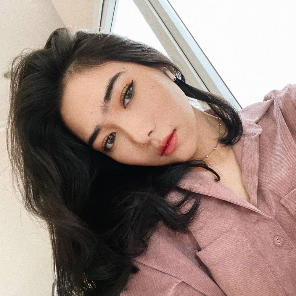 Punya rambut Indah, 15 seleb cantik ini eksis jadi bintang iklan sampo