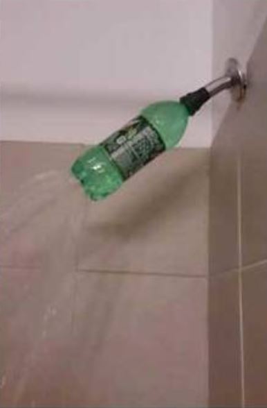 21 Life hack di toilet ini bikin orang gagal paham, absurd abis