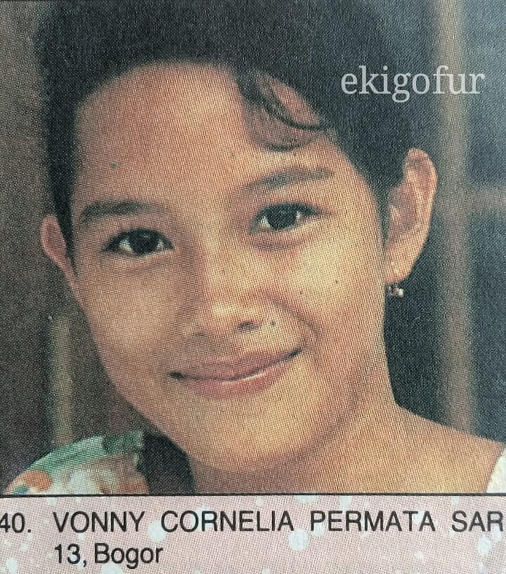 Gaya 13 seleb cantik 90-an saat SMP, parasnya bikin takjub